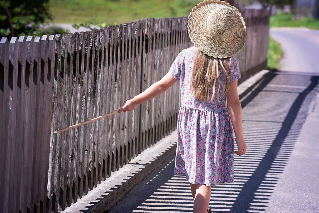 how to find fence repair service